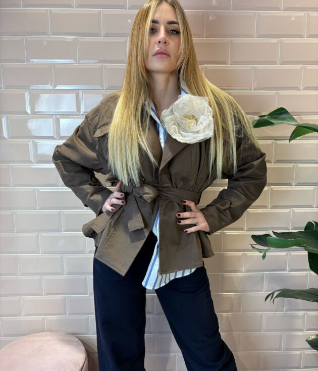 Giacca donna stile trench con cintura – elegante e versatile Tensione In